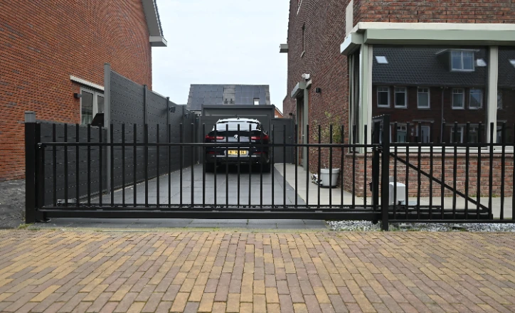 Aluminium Gate
