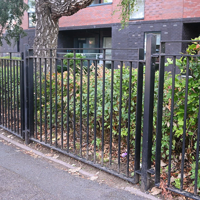 British Fence with Vertical Bar
